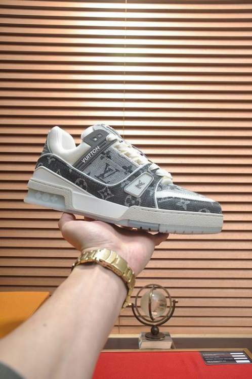 Picture of Louis Vuitton Shoes _SKULVsz35-3939-45hnq120416388